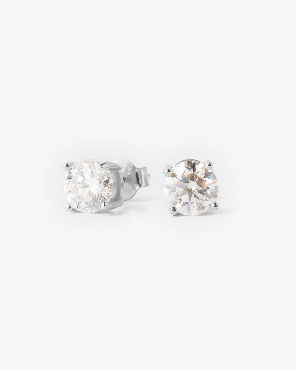 Sparkling 6MM Moissanite Earrings - Elevate Your Everyday Elegance
